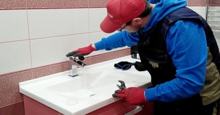 Установка раковины в Урае в октябре